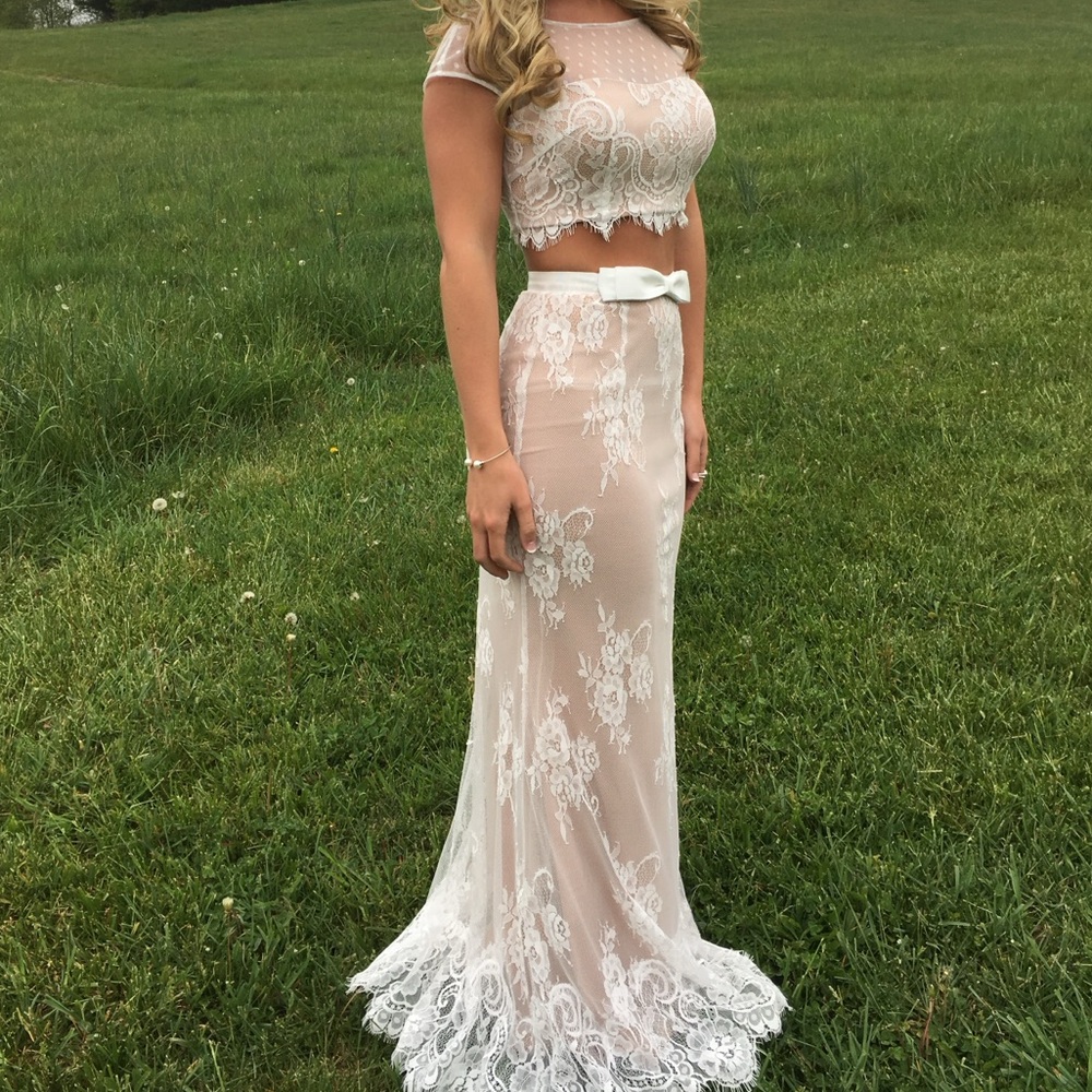 Sherri Hill Blush Pink Lace Two-Piece Set - Picture 6 of 6